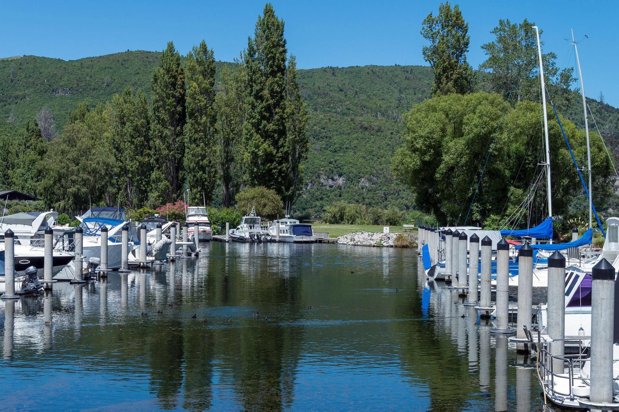 Lupin Lodge Bed & Breakfast Taupo Dış mekan fotoğraf